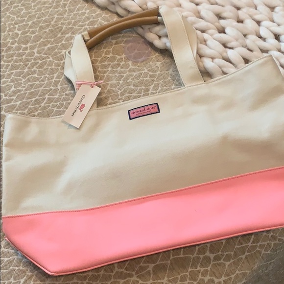Vineyard Vines Handbags - NWT vineyard vines bag🔥🔥🔥